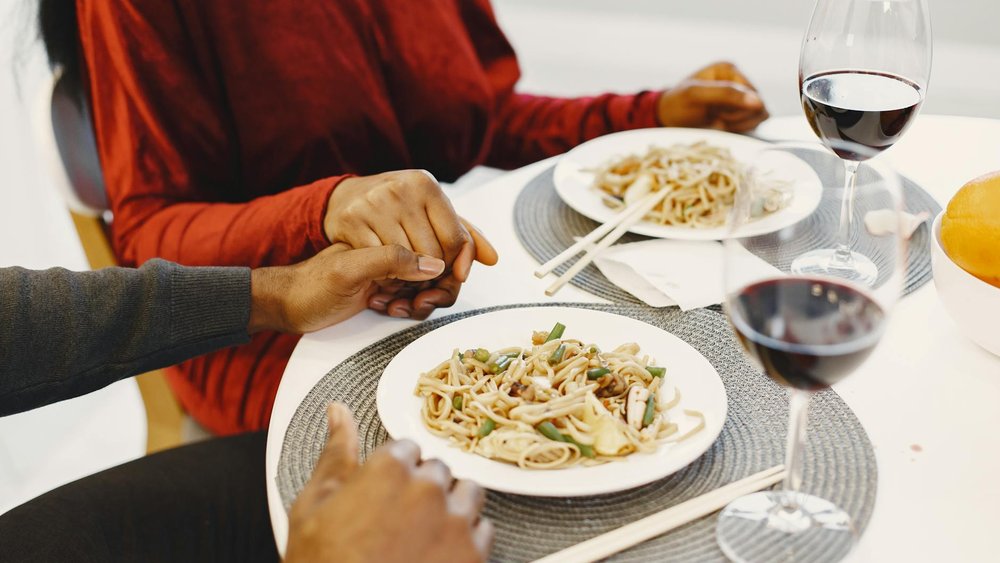 マッチングアプリ 年収 フィルタ